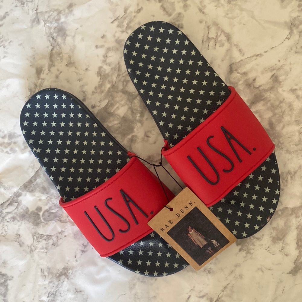 NWT RAE DUNN USA Slides Size 8